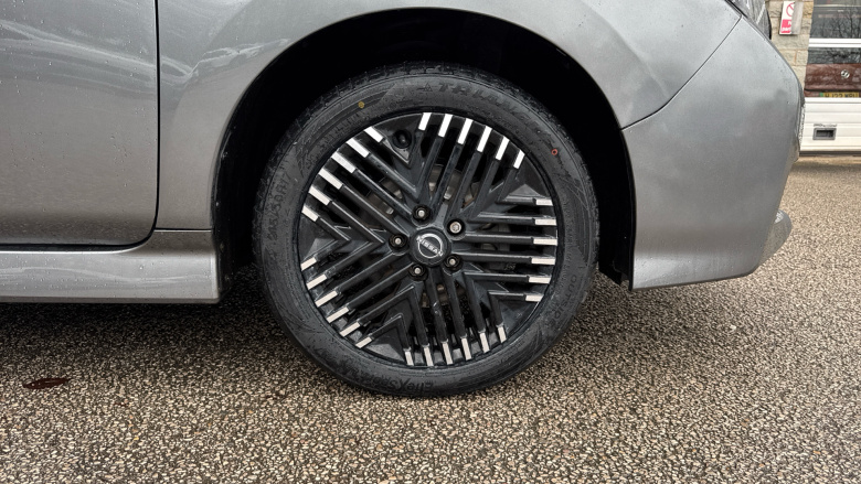 Nissan LEAF 160kW e+ Tekna 59kWh 5dr Auto Electric Hatchback